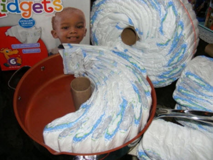 Illustration de l'article : Une maman place 27 couches dans une casserole pour r&eacute;aliser un projet magnifique. Vos enfants vont adorer !