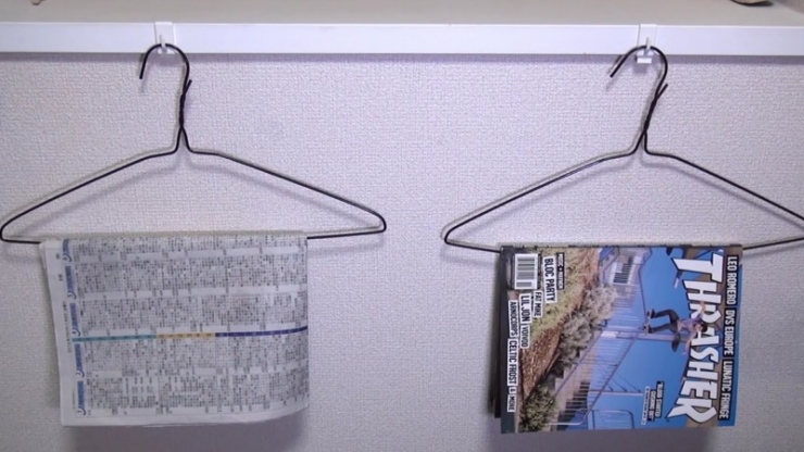 Illustration de l'article : C&rsquo;est incroyable de voir ce que cet homme peut faire avec de simples cintres!