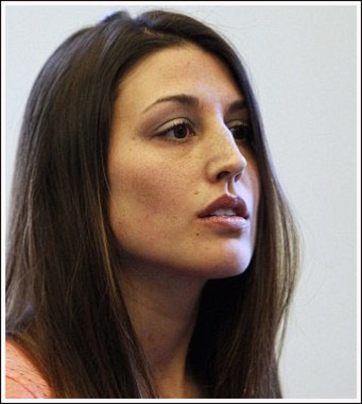 Illustration de l'article : Cette prof s'est fait prendre alors qu'elle envoyait des snaps très hot à ses élèves...