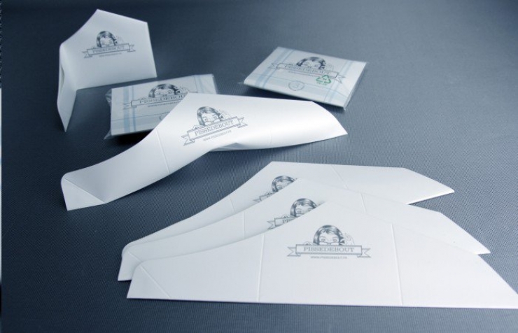 Illustration de l'article : Avec cette invention, les femmes peuvent enfin faire pipi debout...