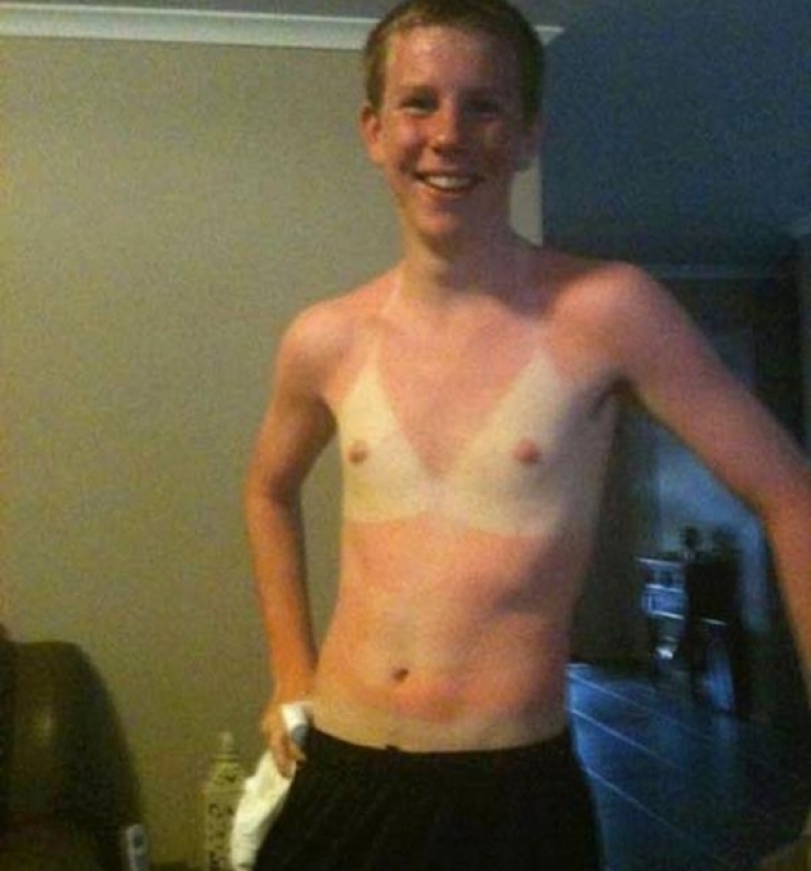 Illustration de l'article : Ces 22 personnes auraient dû suivre des cours avant de vouloir bronzer...