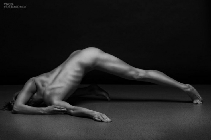 Illustration de l'article : Anton Belovodchenko rend hommage &agrave; la beaut&eacute; f&eacute;minine &agrave; travers de sublimes photographies...