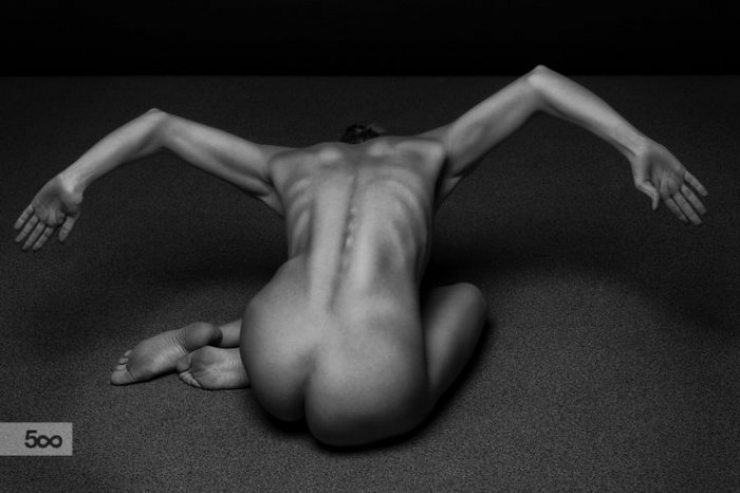 Illustration de l'article : Anton Belovodchenko rend hommage &agrave; la beaut&eacute; f&eacute;minine &agrave; travers de sublimes photographies...