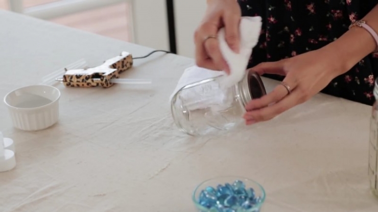 Illustration de l'article : Ne jetez pas vos pots de confiture vides. Vous pouvez en faire des merveilles !