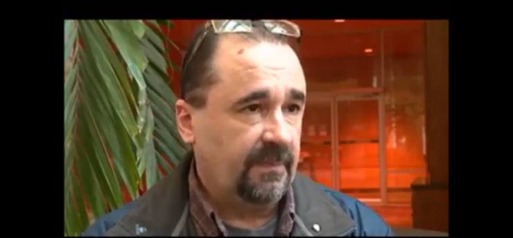 Illustration de l'article : Cette aide soignante ignore qu'on la filme alors qu'elle est occup&eacute;e &agrave; coller une couche sale sur le visage d'une patiente !