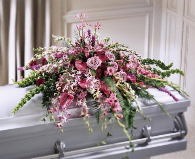 Illustration de l'article : Toute sa vie, elle a d&eacute;test&eacute; sa belle m&egrave;re car elle a bris&eacute; sa famille ! Mais &agrave; sa mort, elle fait une d&eacute;couverte dramatique !