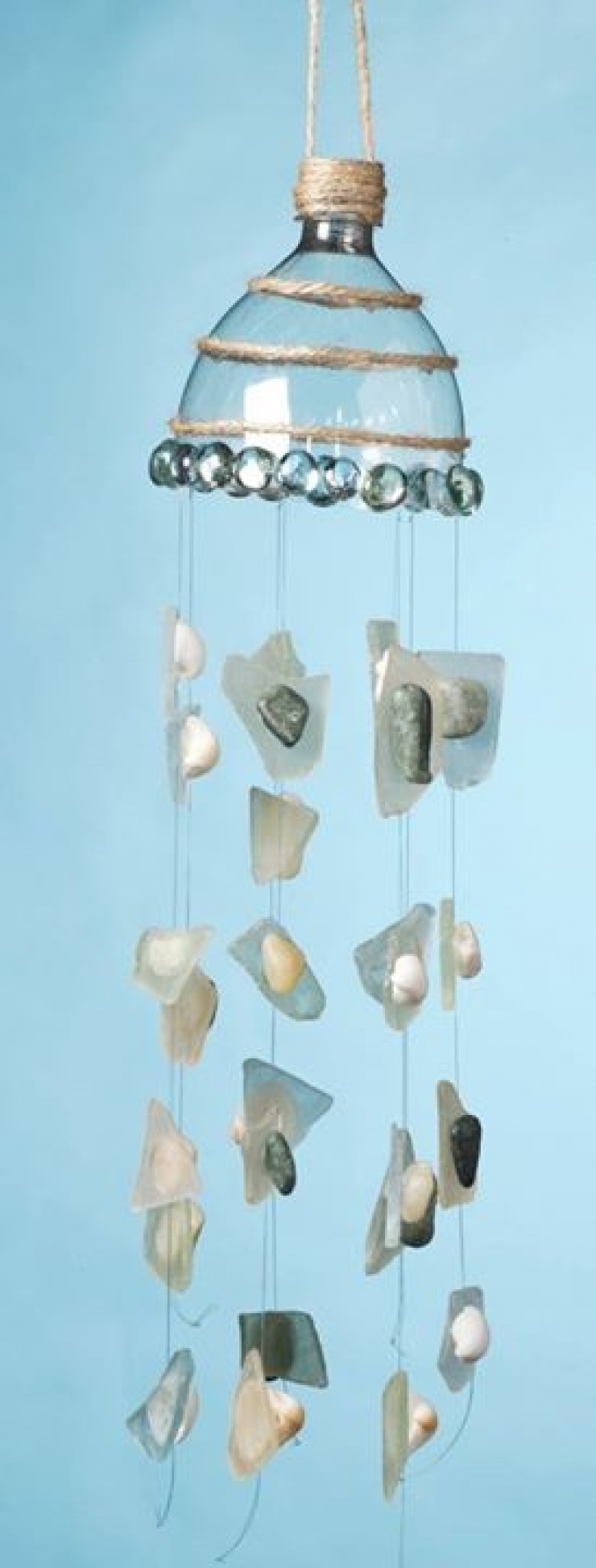 Illustration de l'article : Ne jetez plus vos bouteilles vides ! Voici 19 trucs fabuleux &agrave; faire avec ! 