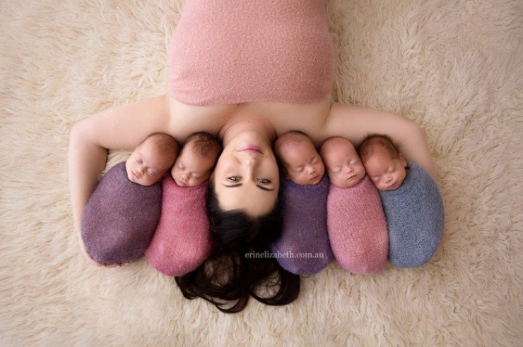 Illustration de l'article : Une maman Australienne met des quintuplés au monde et les présente au monde à travers des photos touchantes !