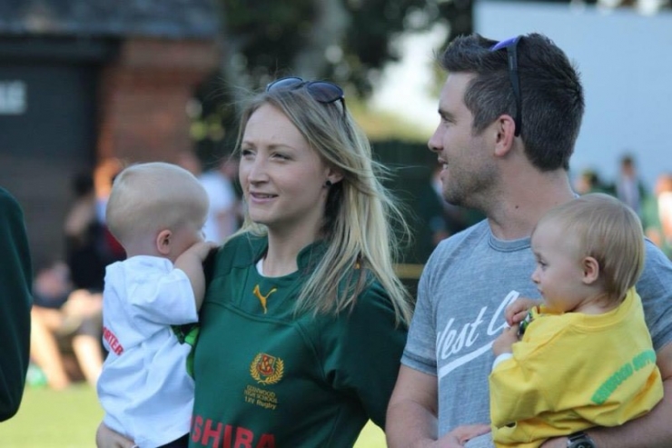Illustration de l'article : Des escrocs forcent le papa &agrave; regarder le viol de sa fille, mais ce qu'elle fait apr&egrave;s est tellement courageux...