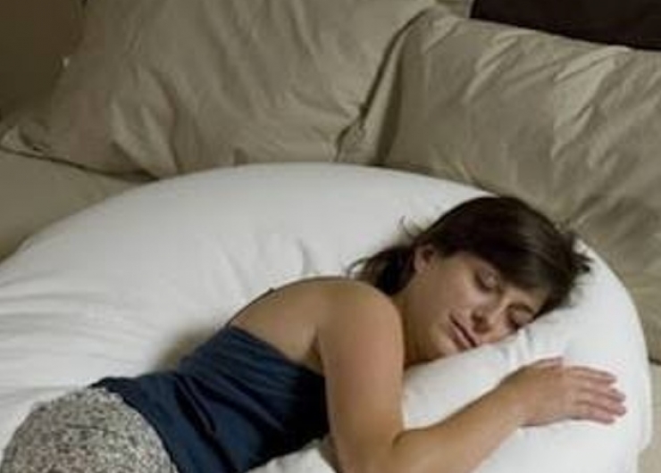 Illustration de l'article : Apr&egrave;s avoir coup&eacute; les extr&eacute;mit&eacute;s d'une banane, faites-la bouillir et 10 min plus tard, vous aurez un super rem&egrave;de pour bien dormir !