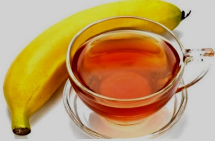 Illustration de l'article : Apr&egrave;s avoir coup&eacute; les extr&eacute;mit&eacute;s d'une banane, faites-la bouillir et 10 min plus tard, vous aurez un super rem&egrave;de pour bien dormir !