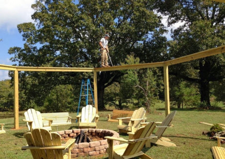 Illustration de l'article : Il ont cr&eacute;&eacute; cette structure, y ont ajout&eacute; des balan&ccedil;oires et se sont retrouv&eacute;s avec un endroit de r&ecirc;ve !