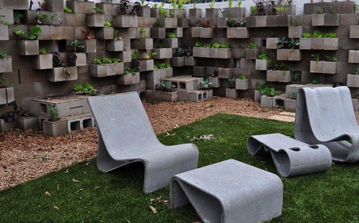Illustration de l'article : Comment organiser votre jardin avec de simples blocs de béton ? Voici 30 idées très sympa...