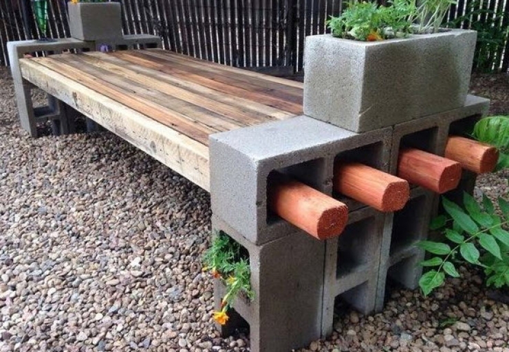 Illustration de l'article : Comment organiser votre jardin avec de simples blocs de béton ? Voici 30 idées très sympa...