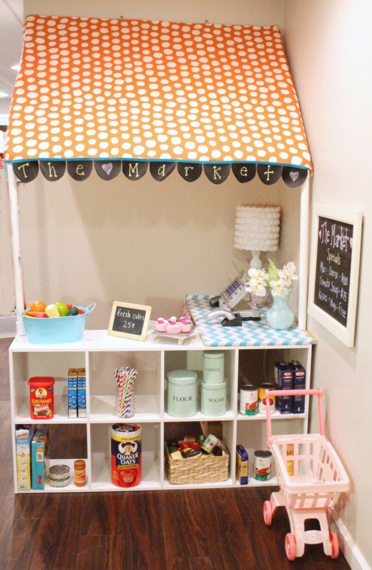 Illustration de l'article : C'est fou tout ce qu'on peut faire avec une simple &eacute;tag&egrave;re IKEA...