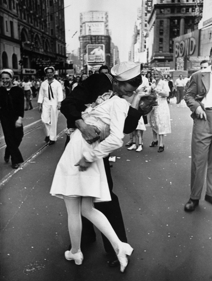 Illustration de l'article : L’amour persiste via les photos, même si la guerre sépare les amoureux… La preuve en 14 images !