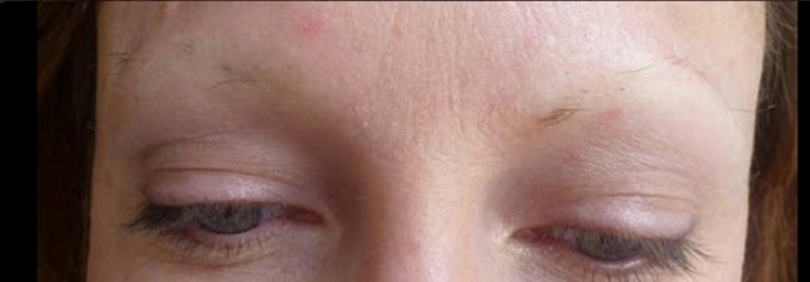 Illustration de l'article : L'huile de ricin n'est pas uniquement utilis&eacute;e comme laxatif... Voici ce qu'elle apporte aux cheveux et aux sourcils !