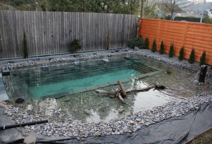 Illustration de l'article : Voil&agrave; comment cr&eacute;er une piscine dans un petit espace, tout en faisant des &eacute;conomies...