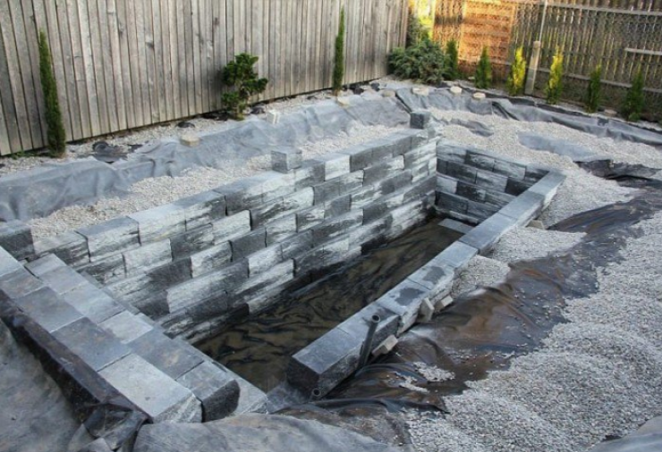 Illustration de l'article : Voil&agrave; comment cr&eacute;er une piscine dans un petit espace, tout en faisant des &eacute;conomies...