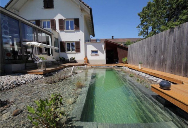 Illustration de l'article : Voil&agrave; comment cr&eacute;er une piscine dans un petit espace, tout en faisant des &eacute;conomies...