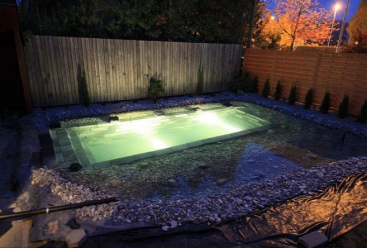 Illustration de l'article : Voil&agrave; comment cr&eacute;er une piscine dans un petit espace, tout en faisant des &eacute;conomies...