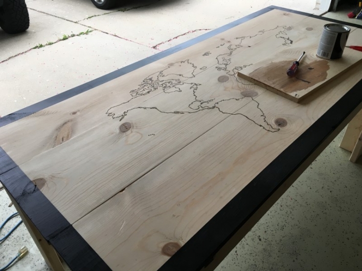 Illustration de l'article : Une simple table, transform&eacute;e en une pi&egrave;ce unique !