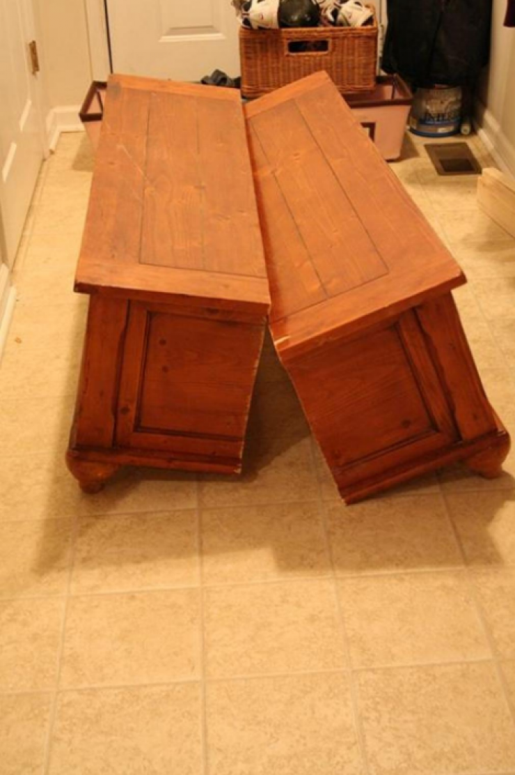Illustration de l'article : Elle coupe sa table basse en 2 et réalise un projet pour son vestibule... Une idée géniale et très pratique !