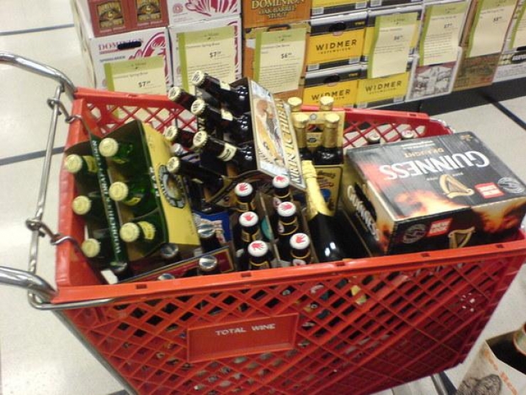 Illustration de l'article : 10 des achats qui embarrassent le plus les gens lorsqu'ils doivent faire des courses !