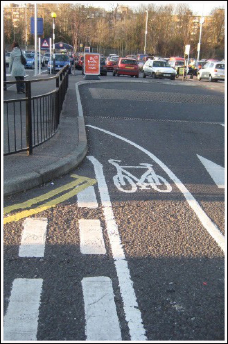 Illustration de l'article : 15 ratés d'architecture qui prouvent qu'il ne faut pas boire d'alcool en travaillant ! On ne leur demandait pas grand chose...