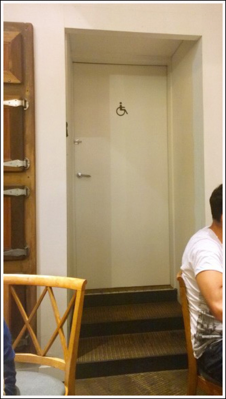 Illustration de l'article : 15 ratés d'architecture qui prouvent qu'il ne faut pas boire d'alcool en travaillant ! On ne leur demandait pas grand chose...