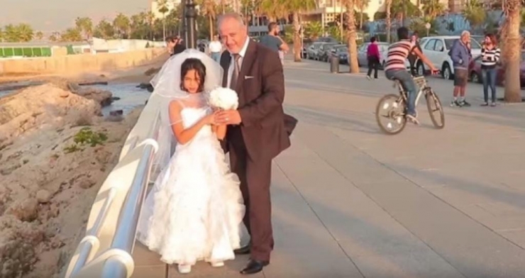 Illustration de l'article : Y&eacute;men: Mari&eacute;e par sa famille pour de l'argent, cette fillette de 8 ans d&eacute;c&egrave;de de ses "relations sexuelles".