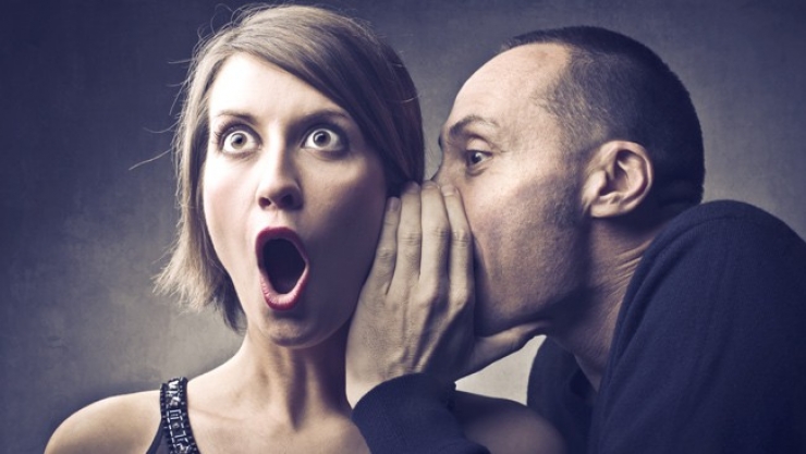 Illustration de l'article : Oui oui, ces 12 gestes sont bien considérés comme de l'infidélité !