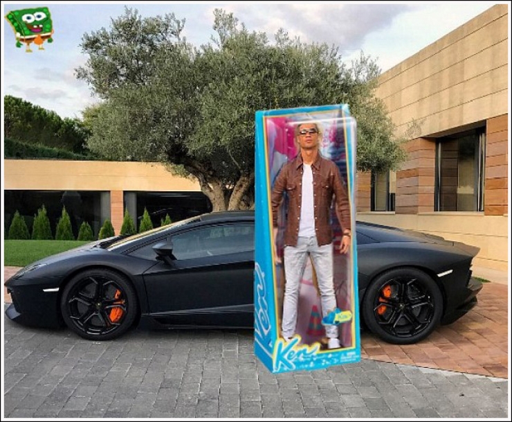 Illustration de l'article : Cristiano a-t-il bien fait en s'affichant devant sa Lamborghini ? Personne n’est à l’abri d’un détournement de photo sur internet, pas même l’un des meilleurs footballeurs du monde.