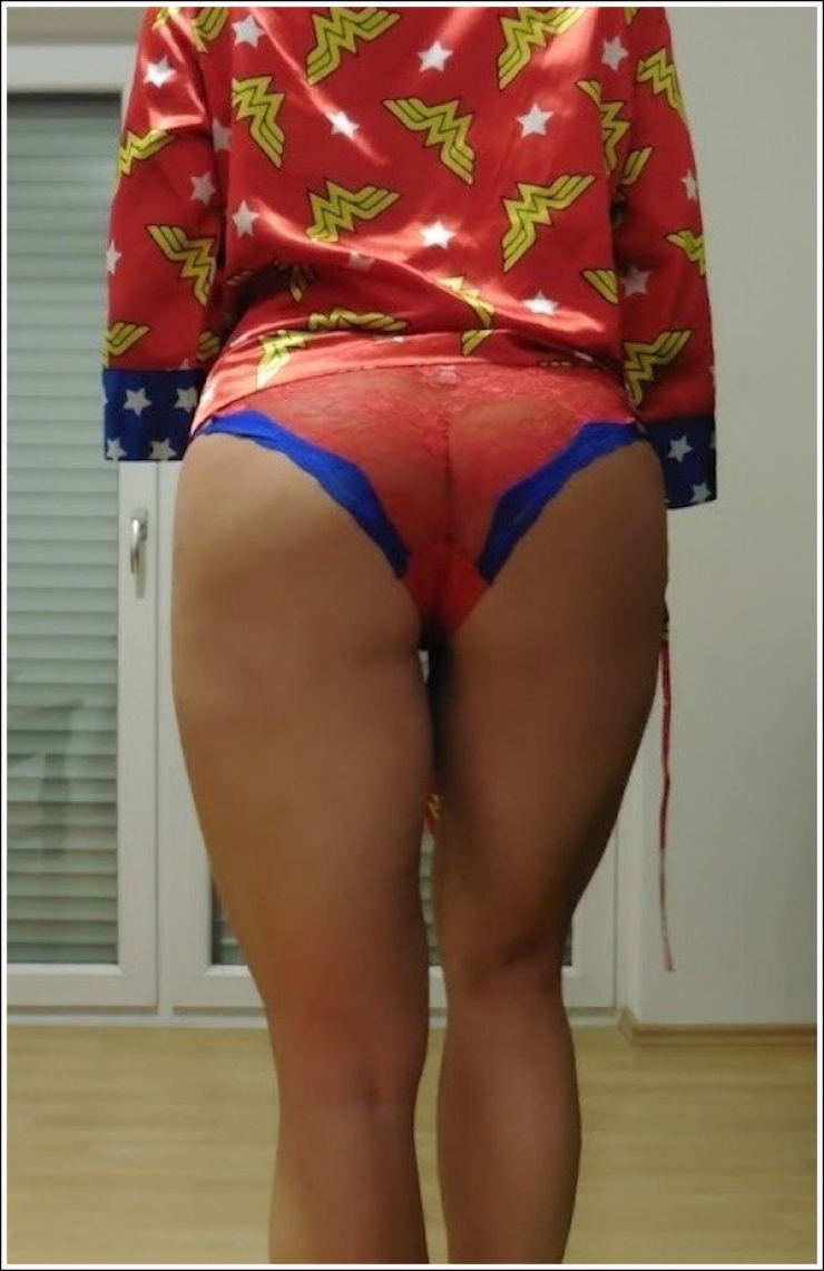 Illustration de l'article : 38 photos de filles en style « super héros » qui vous donneront envie d’être en détresse !