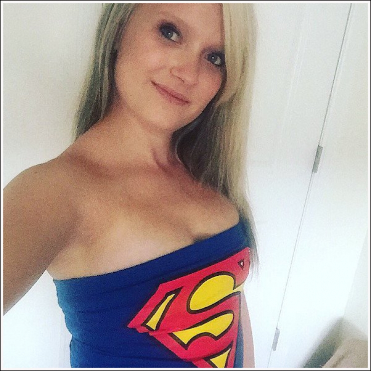 Illustration de l'article : 38 photos de filles en style « super héros » qui vous donneront envie d’être en détresse !