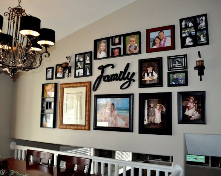 Illustration de l'article : Comment organiser vos photos et cadres sur vos murs ? Voici 70 id&eacute;es d&eacute;co !