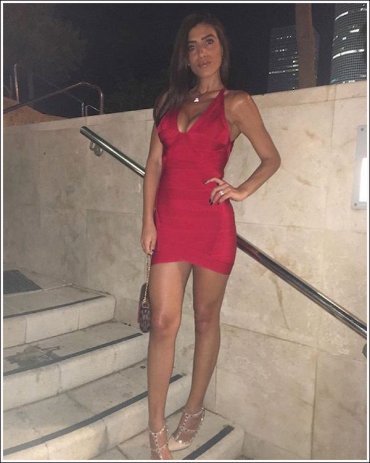 Illustration de l'article : 26 photos de nanas avec des robes peut-être trop moulantes