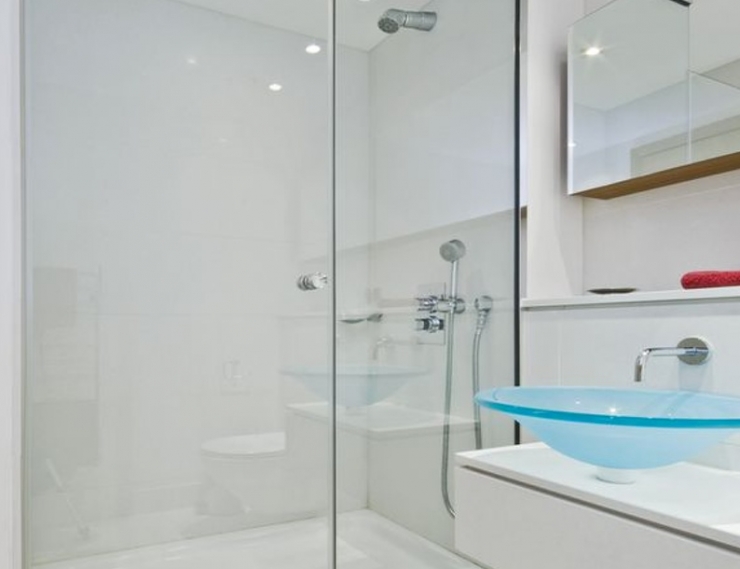 Illustration de l'article : Le nettoyage de la douche n’est plus une tâche frustrante avec cette astuce…