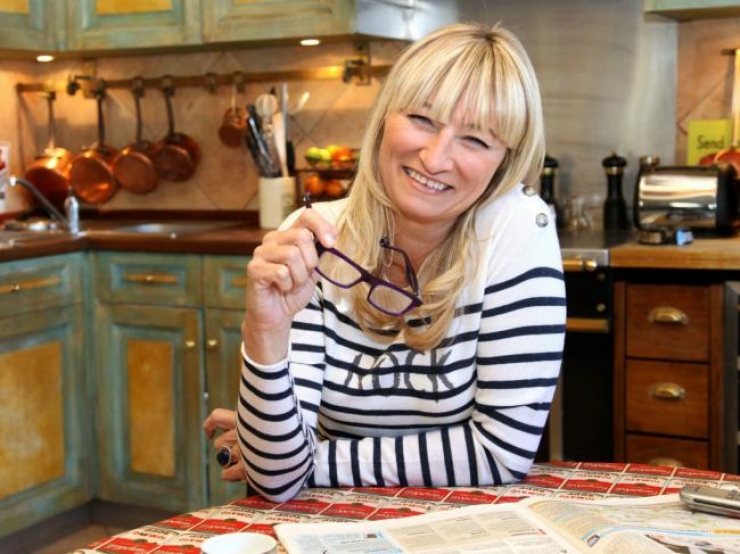 Illustration de l'article : Quelles sont les &eacute;tudes de ces 25 stars de la t&eacute;l&eacute; ? Certaines n'ont m&ecirc;me pas le bac !