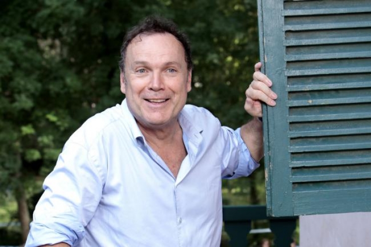 Illustration de l'article : Quelles sont les &eacute;tudes de ces 25 stars de la t&eacute;l&eacute; ? Certaines n'ont m&ecirc;me pas le bac !