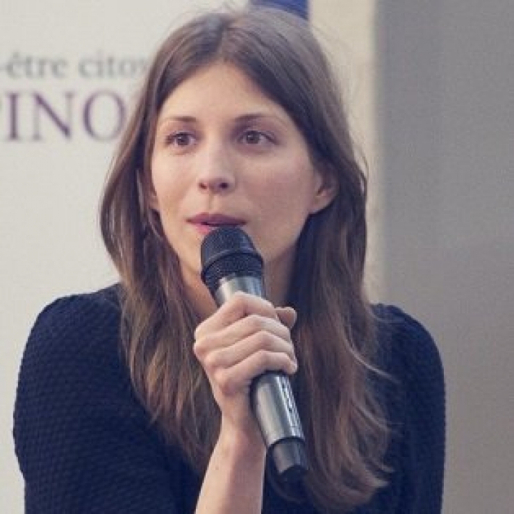 Illustration de l'article : Des élèves épanouis qui savent lire dès 4 ans ! Les méthodes de cette enseignante sont brillantes, pourtant l'éducation Nationale n'en veut pas !