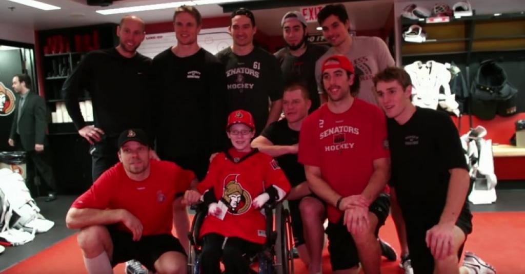 Illustration de l'article : Cet ado supplie sa m&egrave;re d'arr&ecirc;ter, mais elle ne peut pas. Une v&eacute;rit&eacute; qui met les larmes aux yeux.