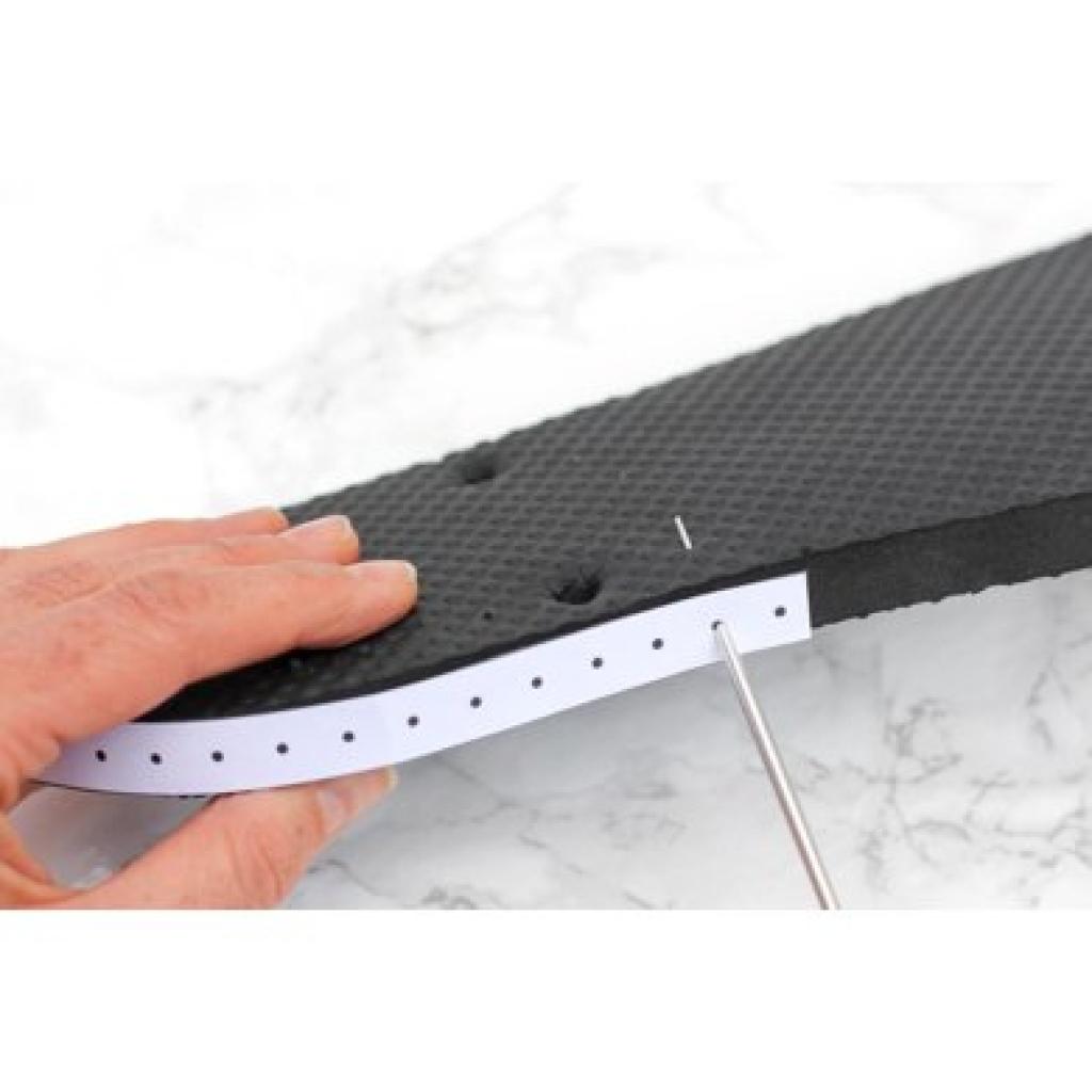 Illustration de l'article : Elle prend de la laine, une paire de tongs, et c'est parti. Toutes les femmes veulent de sa réalisation!