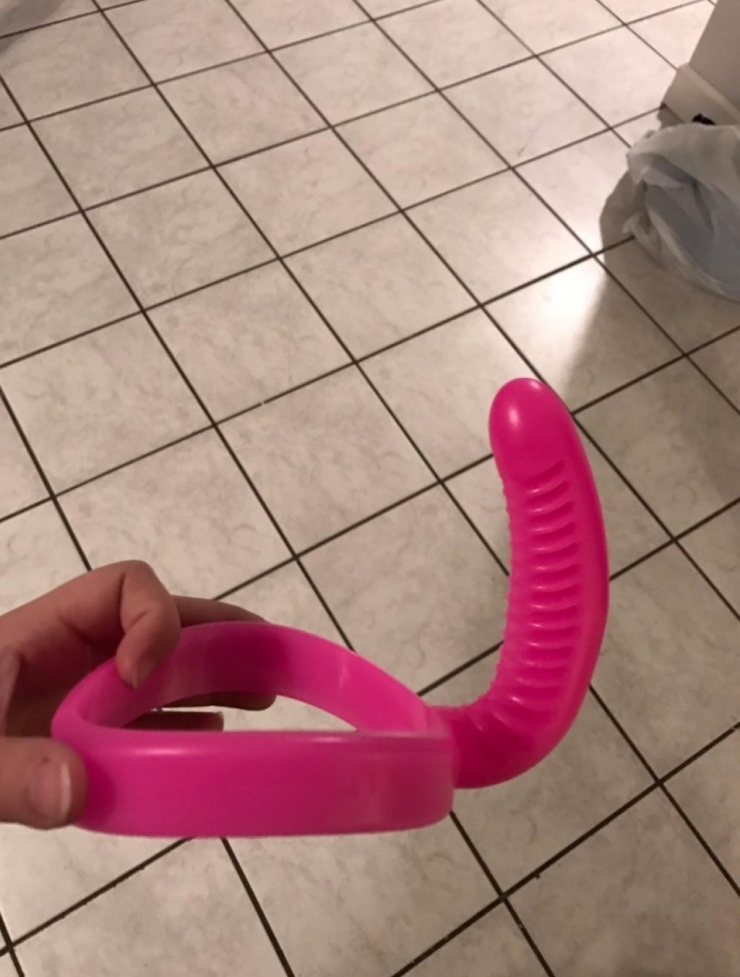 Illustration de l'article : Elle n'imaginait pas qu'offrir ce cadeau à sa fille serait aussi gênant... Pourtant ce n'est pas ce qu'on croit !
