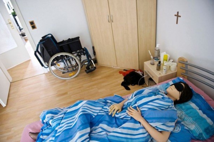 Illustration de l'article : "Je vis avec Jenny, ma poupée en silicone depuis 6 ans"