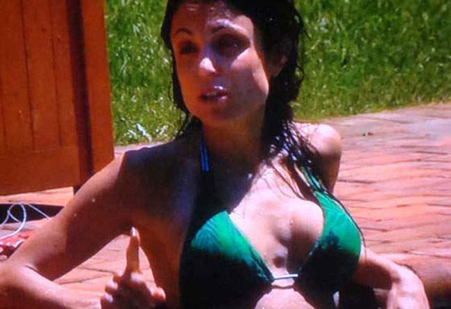 Illustration de l'article : 18 augmentations mammaires horriblement ratées! Grosse pensée aux copains des filles 13, 14 et 17...