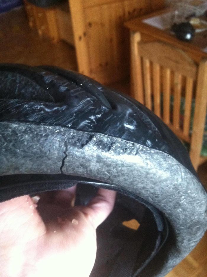 Illustration de l'article : Avec Ces 26 Photos, On Comprend Pourquoi Il Faut Toujours Porter Un Casque!