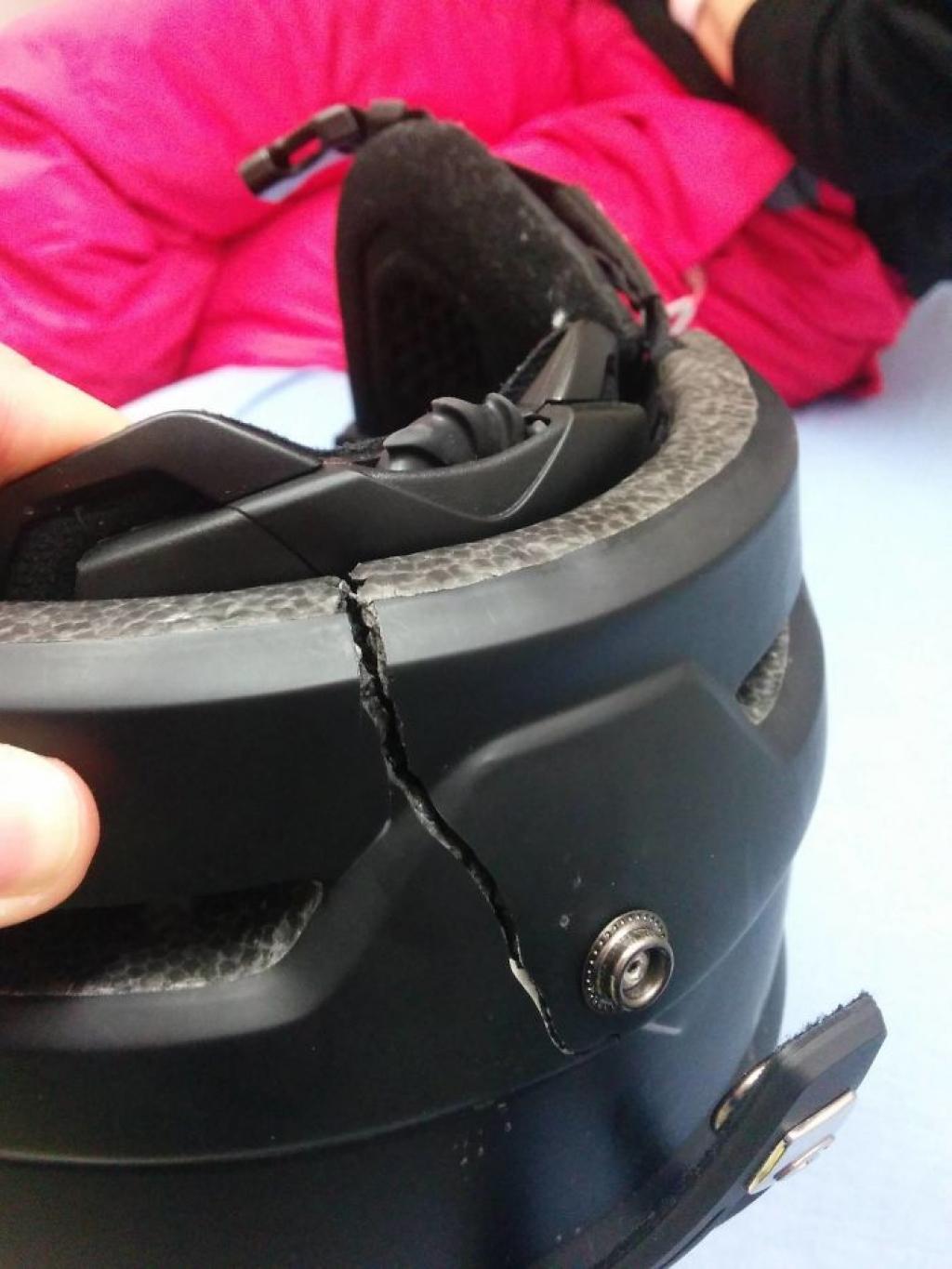 Illustration de l'article : Avec Ces 26 Photos, On Comprend Pourquoi Il Faut Toujours Porter Un Casque!