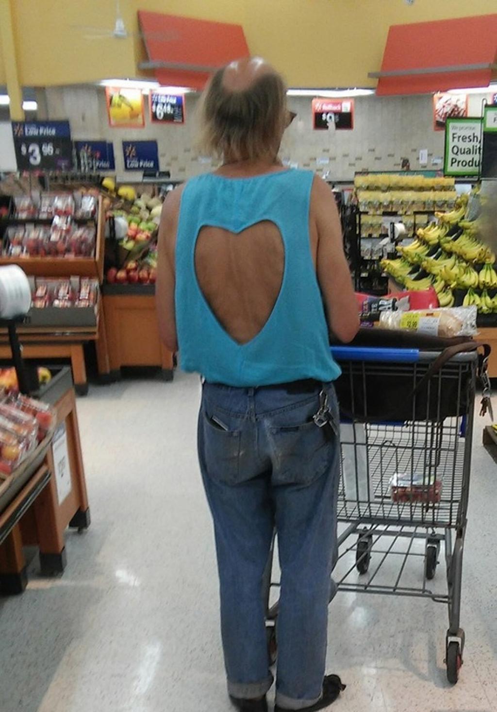 Illustration de l'article : 23 Personnes Que Tu Peux Croiser Dans Un Magasin Américain... Ils sont dans le futur !