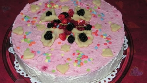 Illustration : "Dessert: Le gâteau aux fruits rouges!"